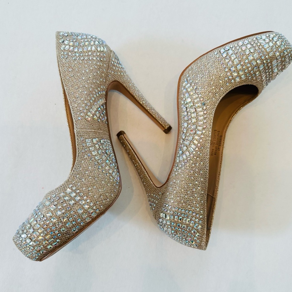 De BLOSSOM COLLECTION Platform Gorgeous Rhinestone Champagne Gold EUC Sz 8.5